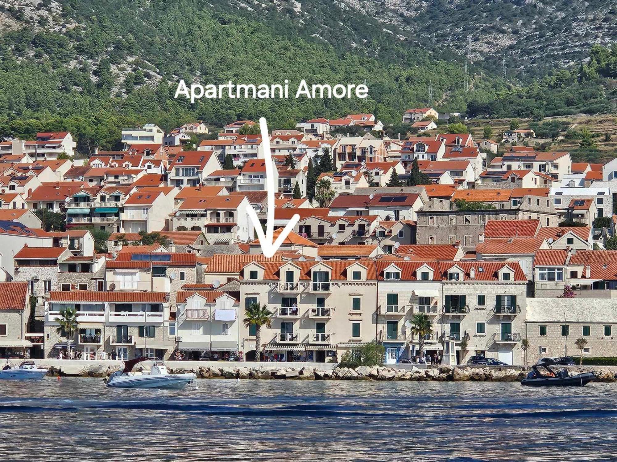 Apartments Amore Bol Bagian luar foto
