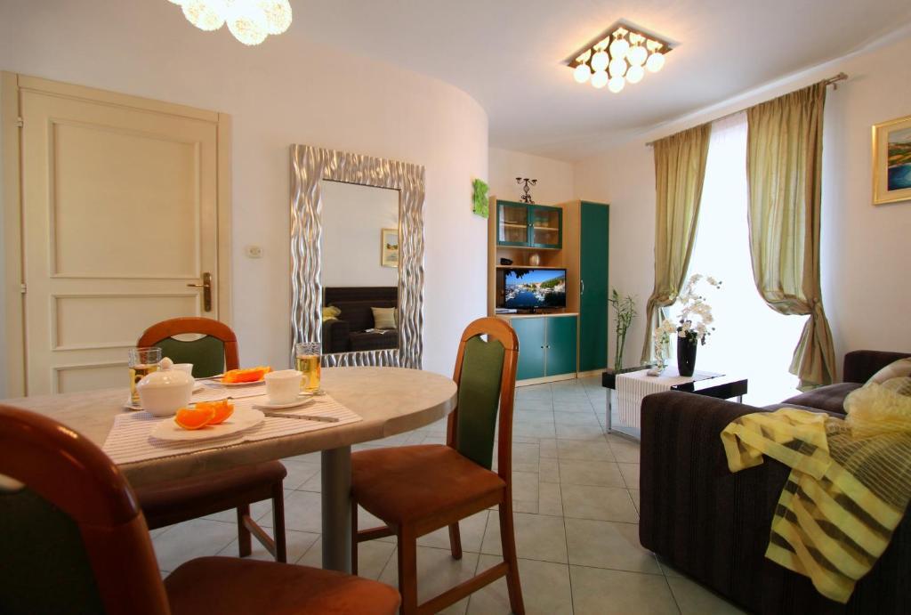 Apartments Amore Bol Ruang foto
